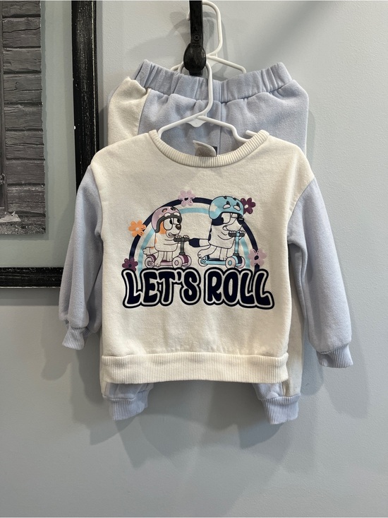 Bluey Other - BLUEY “Let's Roll' Pullover Sweatshirt - Cream & Light Blue